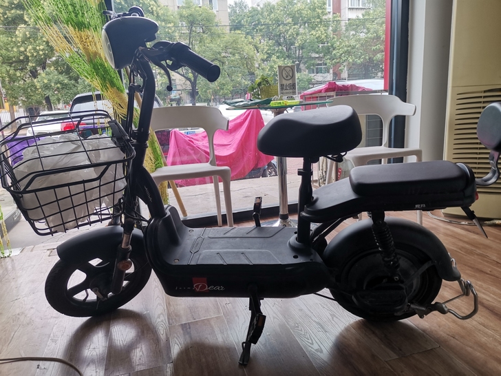 去年买的爱玛电动车 因工作原因转让 发票保...