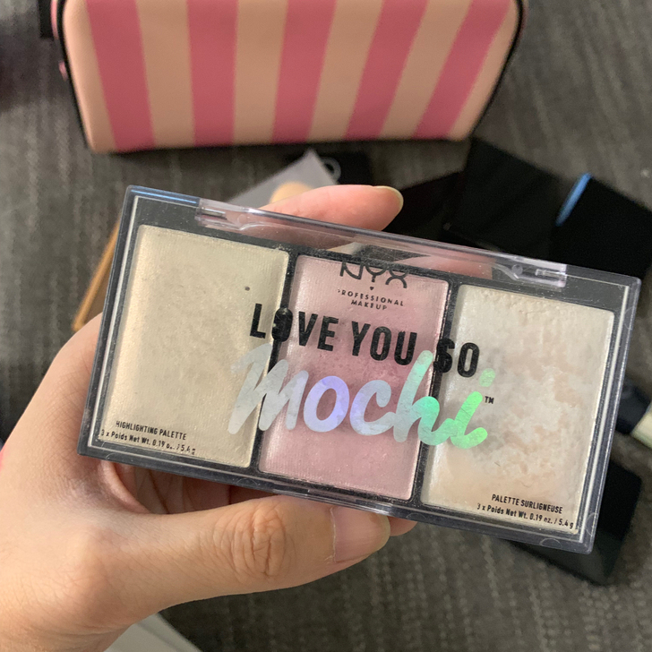 NYX三色高光盘 9成新 余量如图