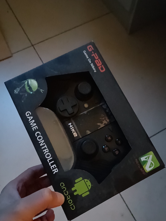 闲置游戏手柄 没用过。只有落灰
