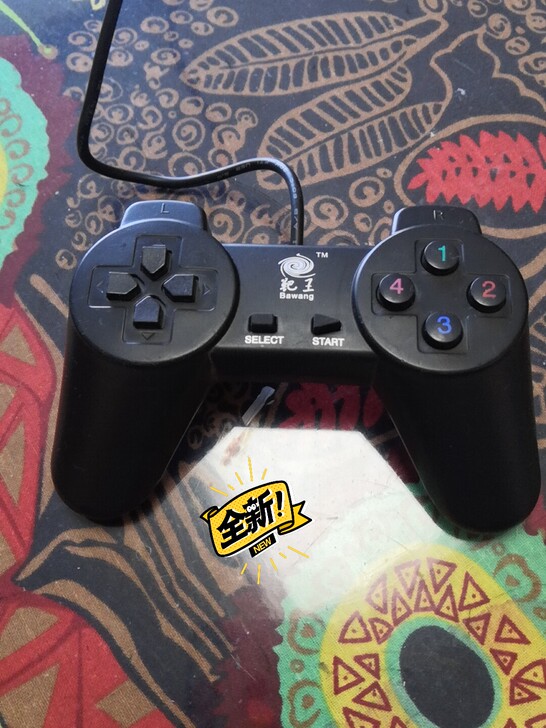 游戏手柄，买电脑送的，有需要的朋友请拿走