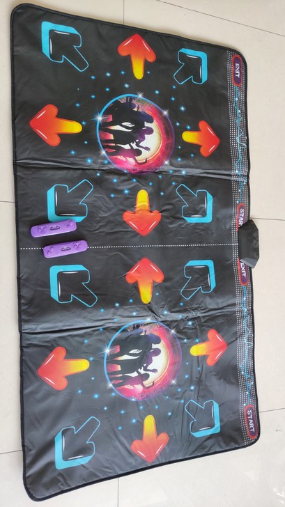 跳舞毯双人的一时兴起买的无线连接两点手柄具...