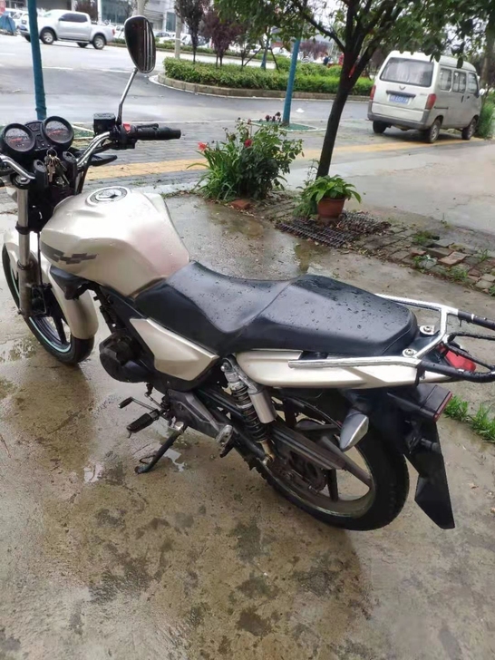 钱江牌125越野骑士摩托，车况很好，自家闲...