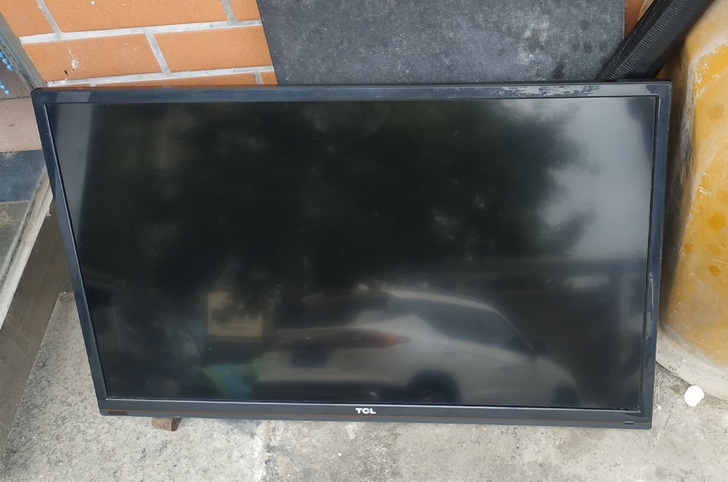 TCL液晶32寸电视机