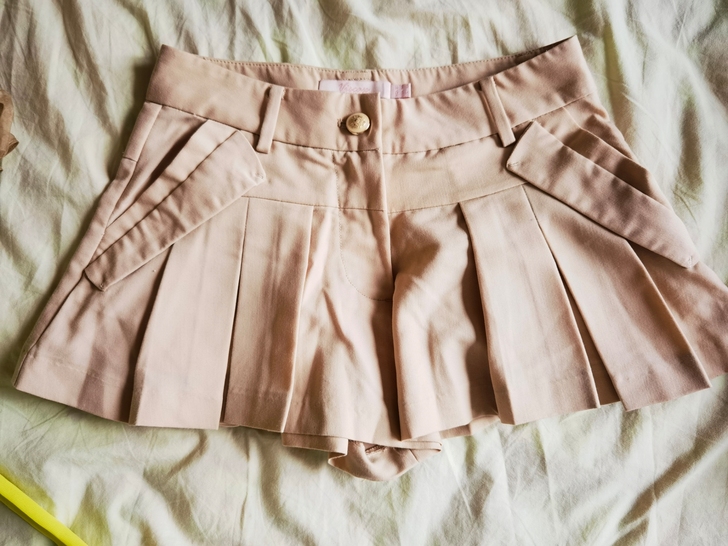 褶裙式短裤，S码，只穿过几次