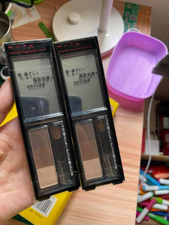 Kate眉粉,日本买的,以前做代购的时候囤...