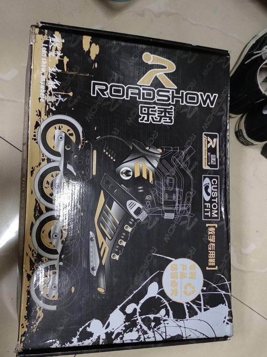 乐秀rx5平花鞋，已换大黄蜂轮子。