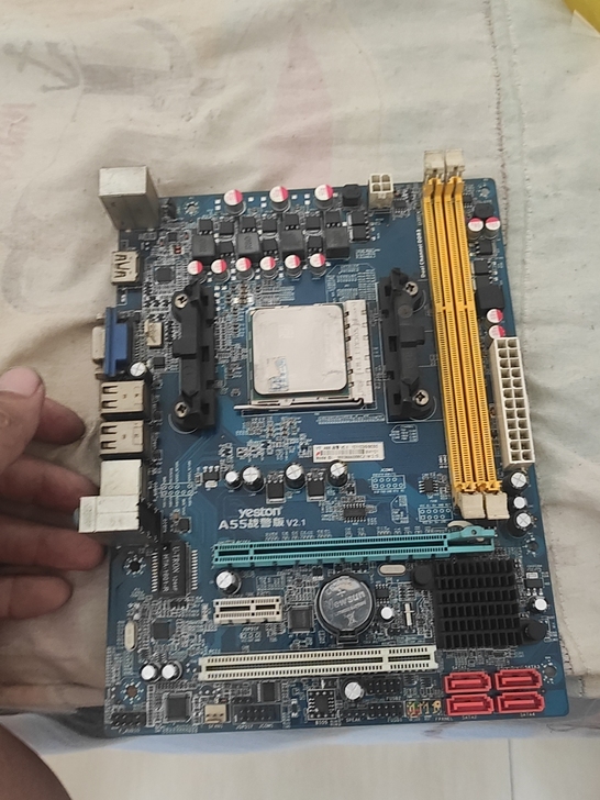 盈通  FM1主板631  CPU  50...