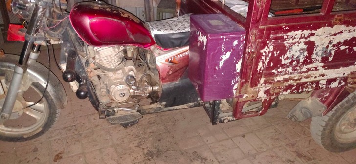 福田牌175排量，正三轮有手续，带原厂高栏...