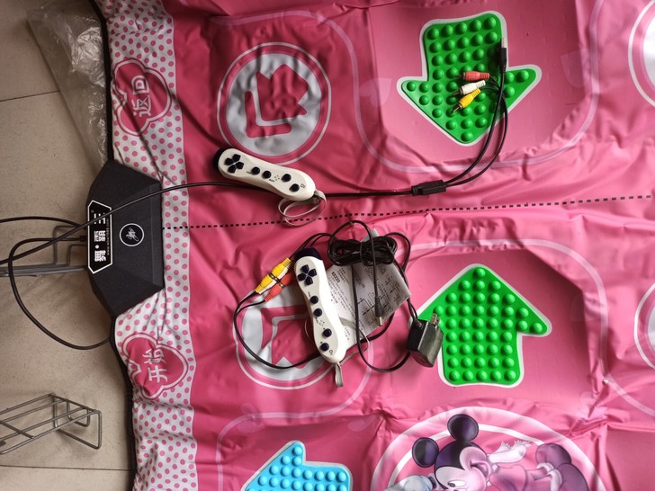 舞霸王双人跳舞毯，16G内存，两个无线手柄...