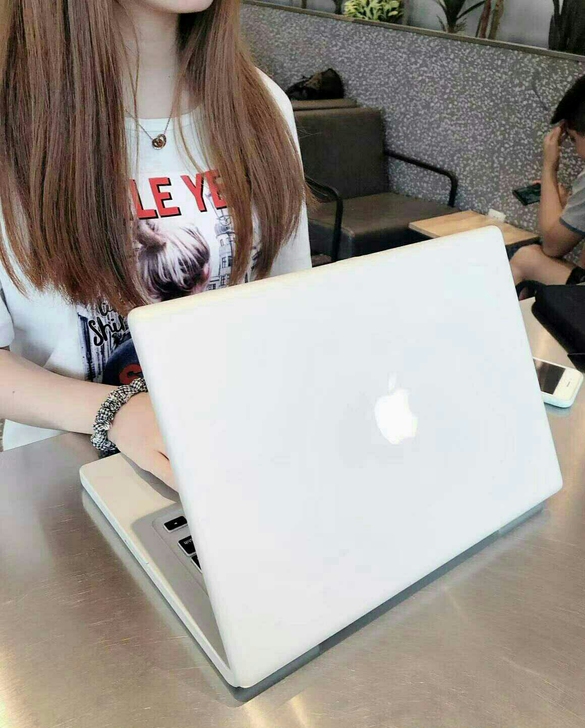 转让个人闲置自用笔记本电脑女生自用低价出售...