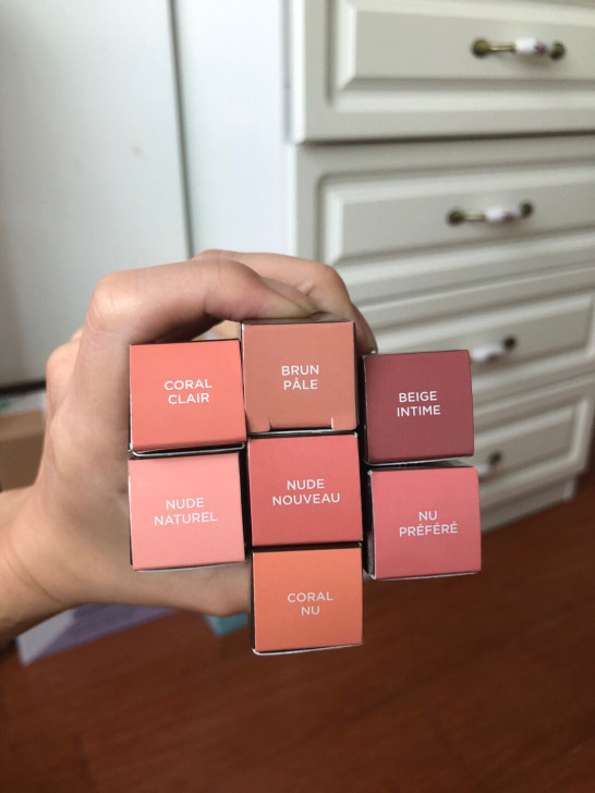 Laura mercier唇膏，润泽型。有...