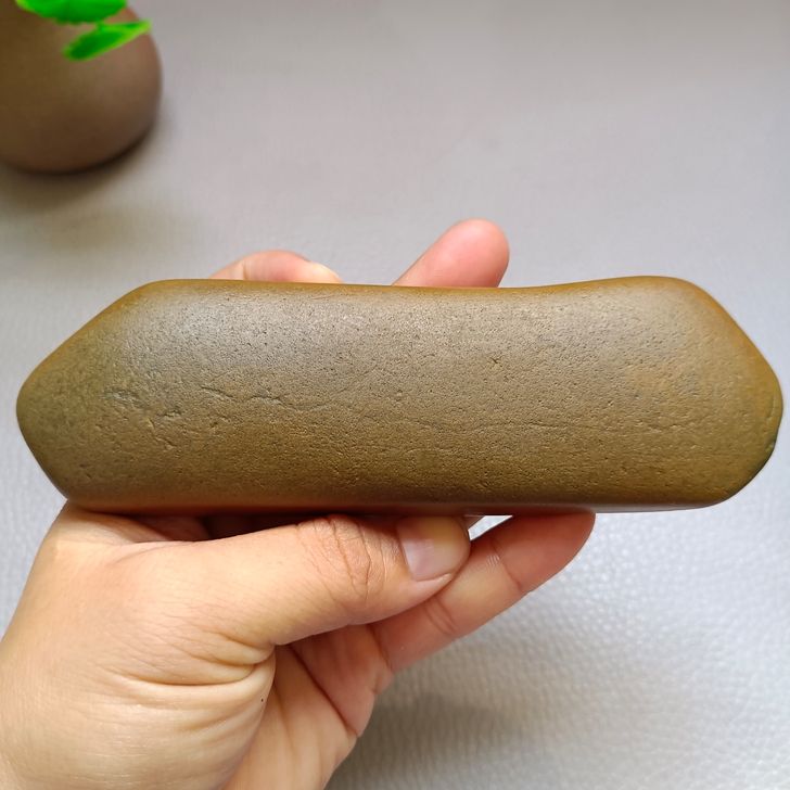 【书房镇纸】彩陶石，底部很平，很贴合桌面，...