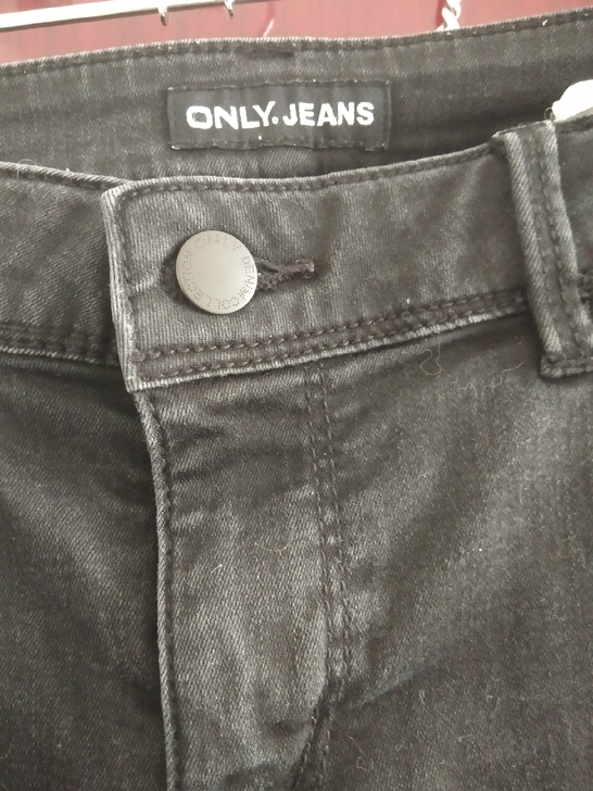 专卖店品牌春秋牛仔裤。烟灰黑色紧身弹力9分...