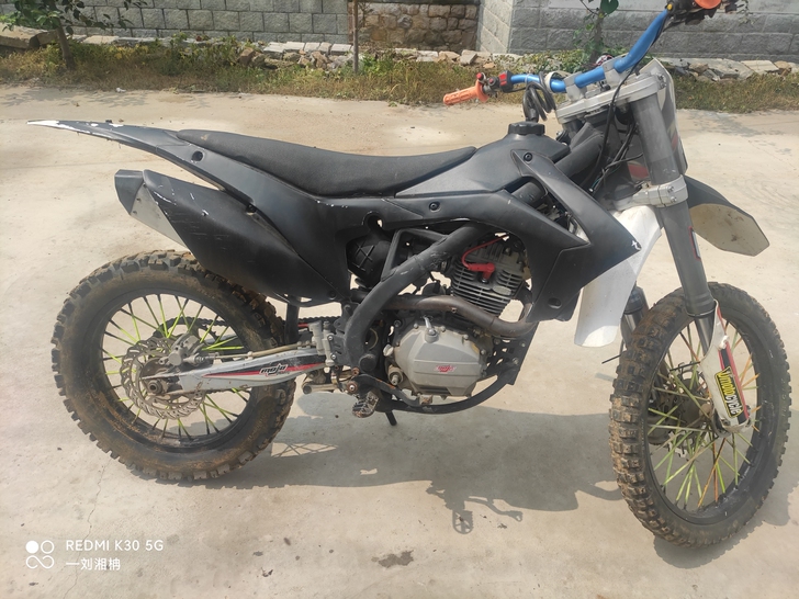 最新拿下大越野摩托车,波速尔m5一台,成色...