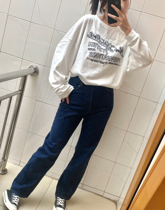 深蓝色牛仔裤、颜色很复古、很显瘦、M码、仅...