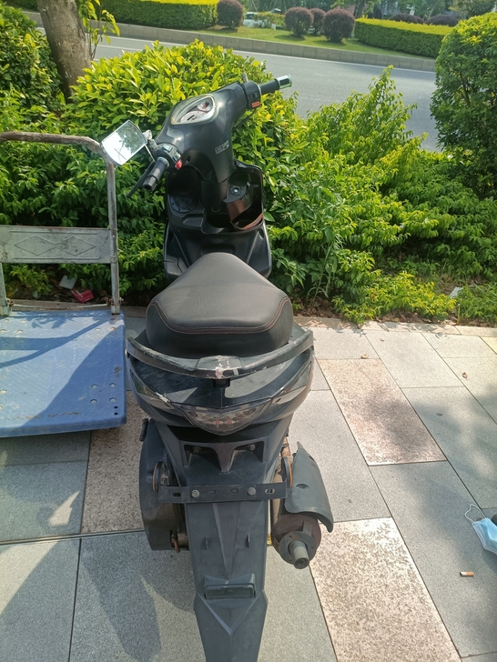 鬼火摩托，女式摩托，跑外卖用上班通勤都可。