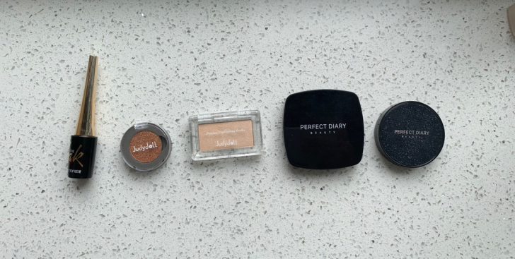 化妆品单品 橘朵眼影 欧蒙眼线 完美日记高...