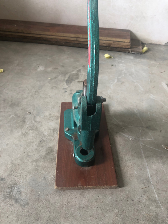 手压打扣机，用了1-2次，闲置处理50包邮