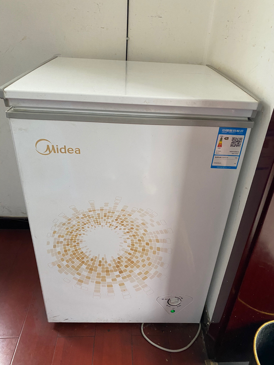 美的冰柜，可以冷藏或冷冻！