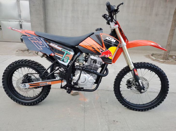 波速尔丅8，声音咪咪给油翘头车况一流，适合...