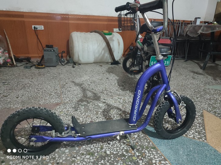 出一个几乎全新踏板车。可以自己改装电瓶车。...