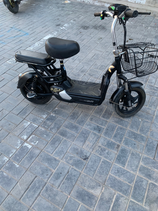 精品小刀电动车,车况好,电池好,可以物流