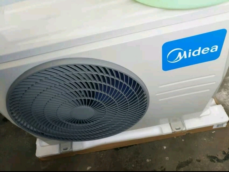 转让两台二手美的空调，9成新空调，功能完好...