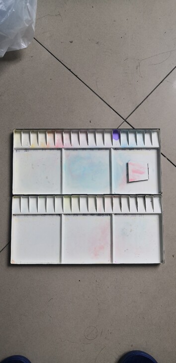 日本文房堂水彩调色盒,36格,成品如图,有...