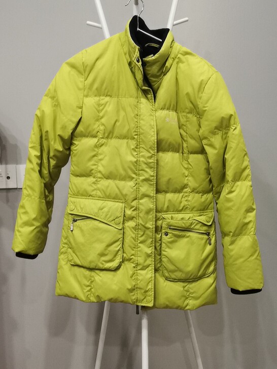 女式短款羽绒服