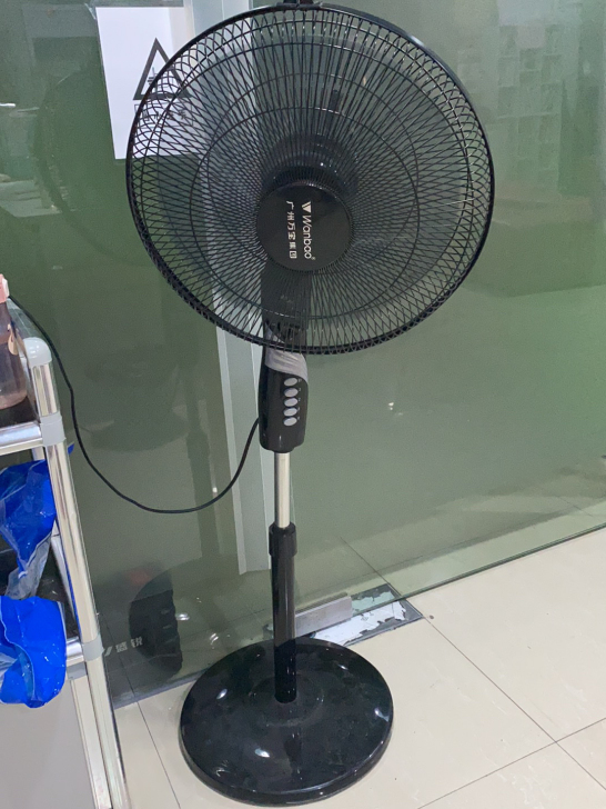 9成新风扇有2个