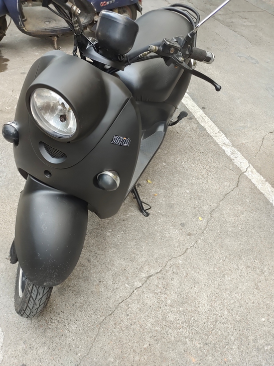 雅迪电动车 有证有牌双蝶刹 5个电池60v...