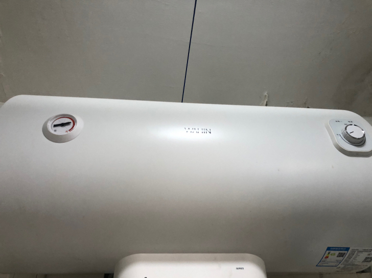 美的电热水器,60L,用了1年多一点点时间...