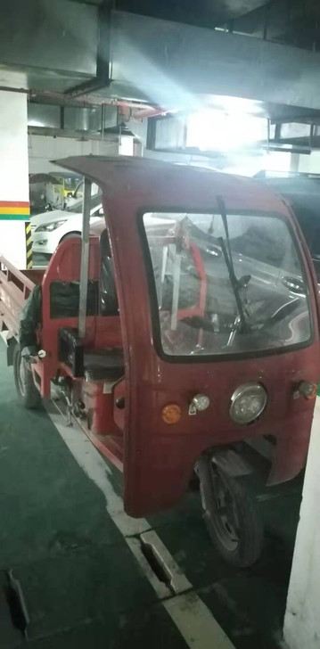 金彭油电两用三轮车，水土这边换小黄车电瓶用...