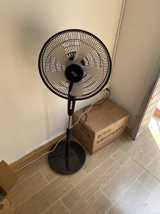 全新的落地扇16寸家用静音风扇摇头落地风扇