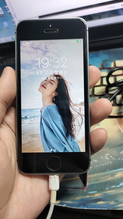 iPhoneSE黑色64G苹果Se深空灰6...