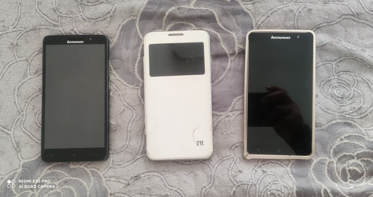 家里人的手机，联想2部，中兴1部，两个能开...