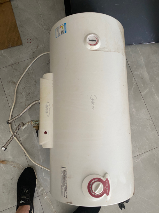 美的60L热水器，用了一年左右，