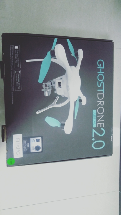 亿航2.0无人机,黑白两套,充电器,桨叶,...