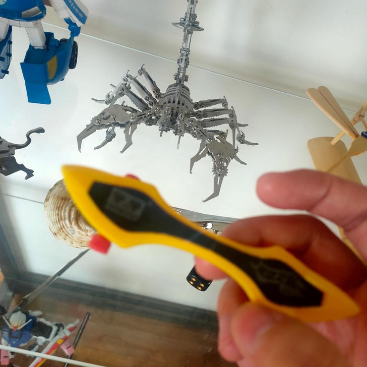 绝版奥迪双钻手指滑板，无使用痕迹。