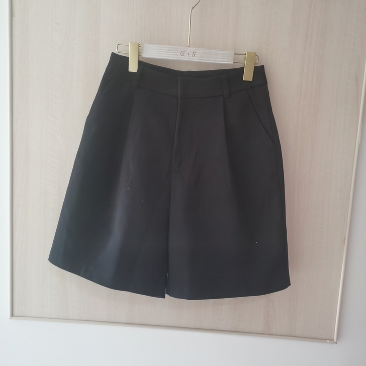 西服料短裤，全新，未穿