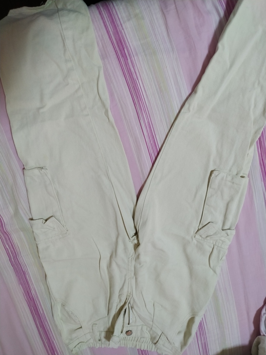 白色工装裤 穿过一次 我腿短穿着不好看 质...