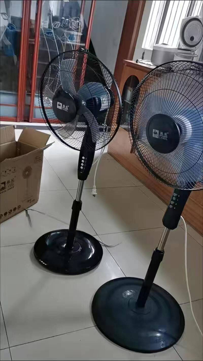 超市倒闭，处理30台骆驼落地扇  台扇