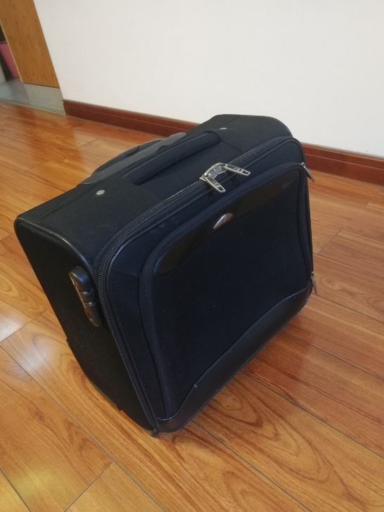 低价出闲置旅行箱