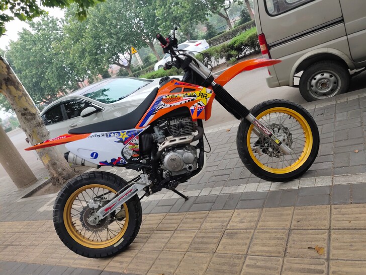 2015年的越野第七的发动机.200cc排...