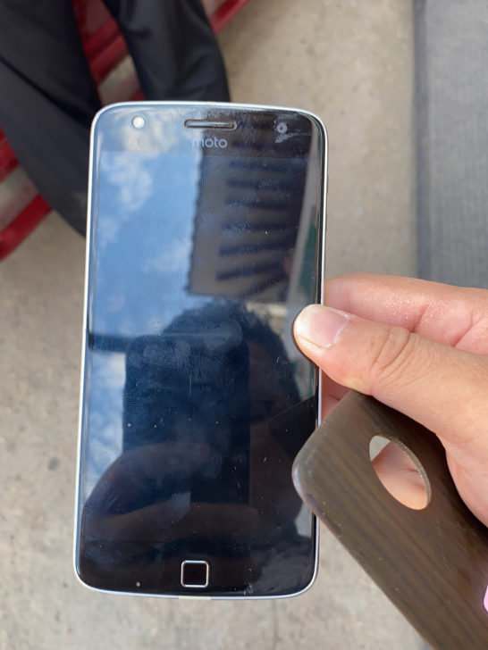 摩托罗拉模块手机，屏幕坏了，后面碎了，当尸...