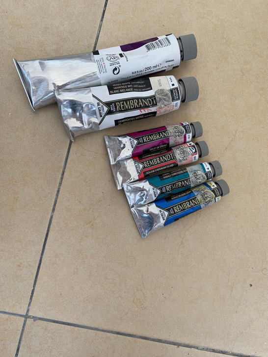 进口油画颜料，伦勃朗、梵高，价格写在图片中。