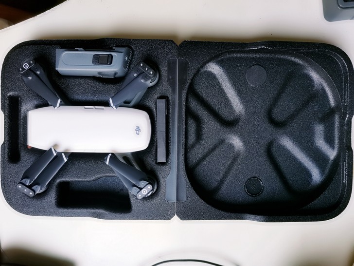 95成新大疆SPARK晓无人机，双电池，带...