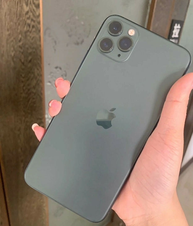 女生自用苹果11proMax