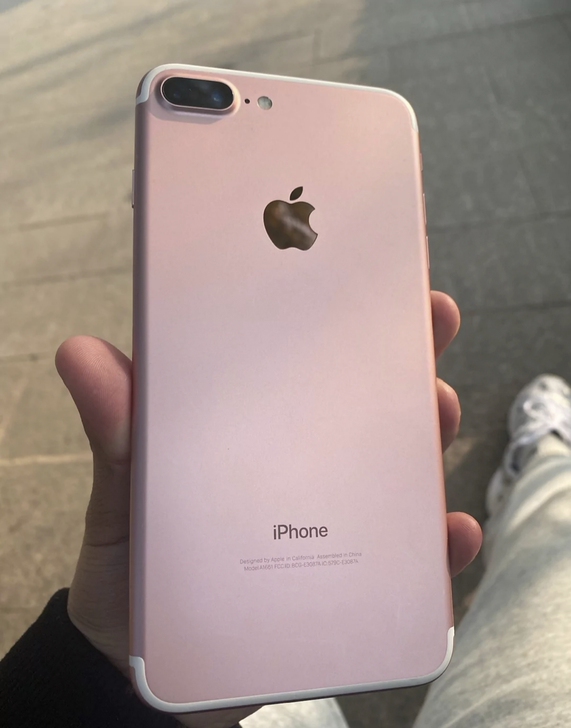 iPhone苹果 7Plus 128G指纹...