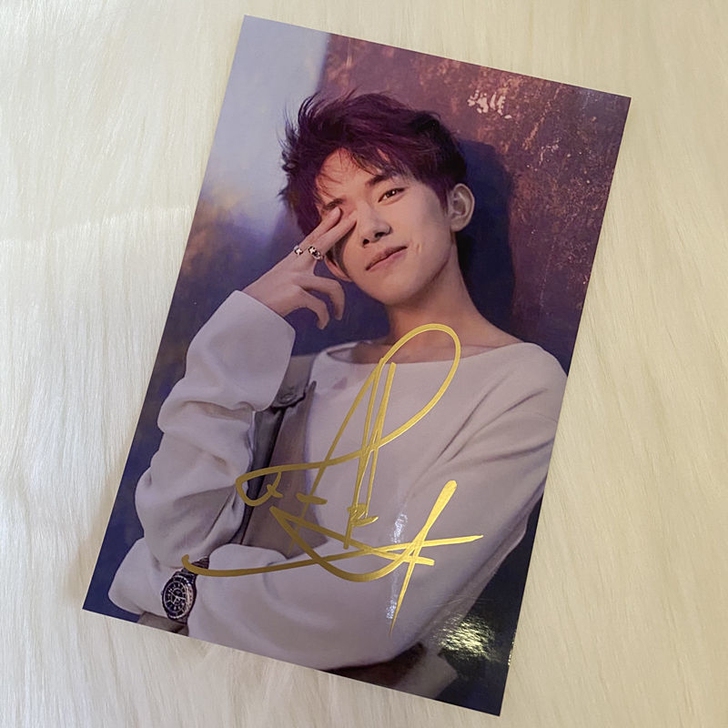 易烊千玺签名照 易烊千玺亲笔签名照送闺蜜送...